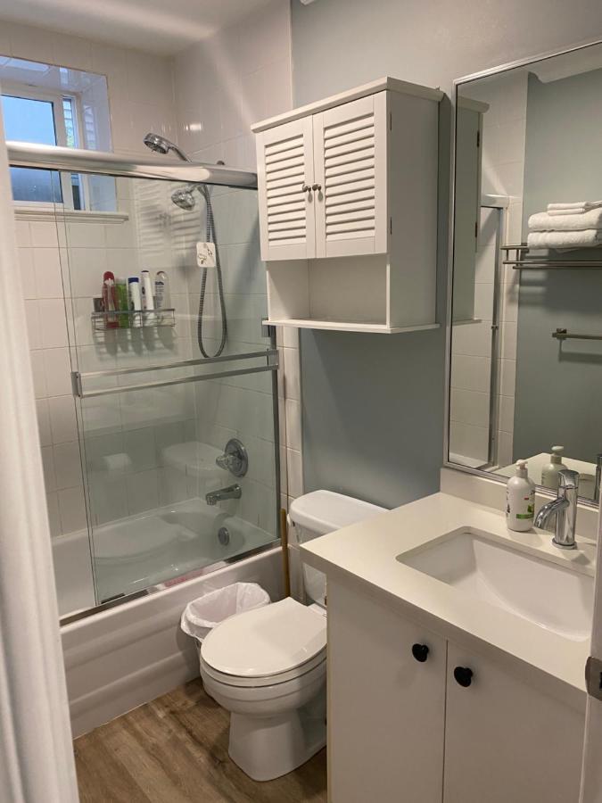 Jane'S Cozy Suite Surrey Ngoại thất bức ảnh