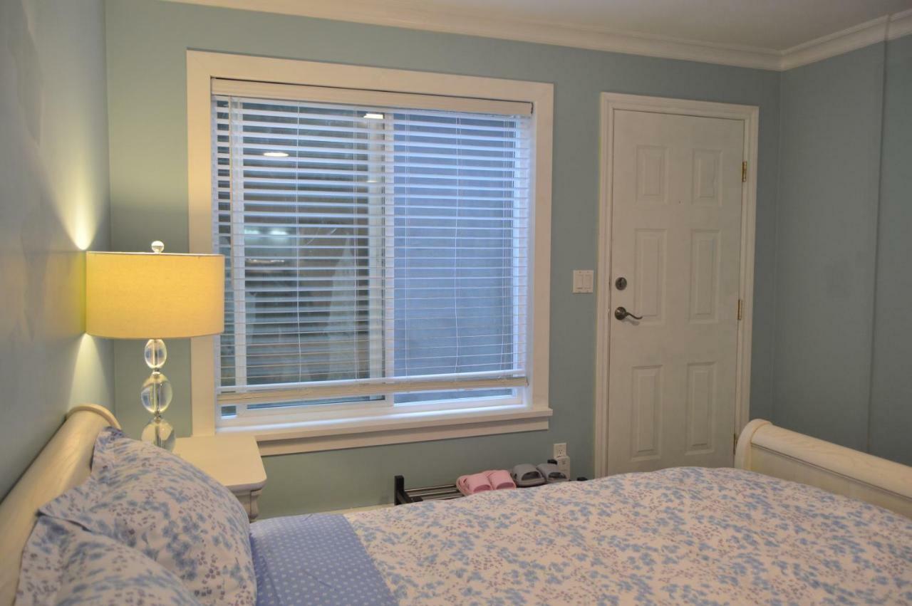 Jane'S Cozy Suite Surrey Ngoại thất bức ảnh