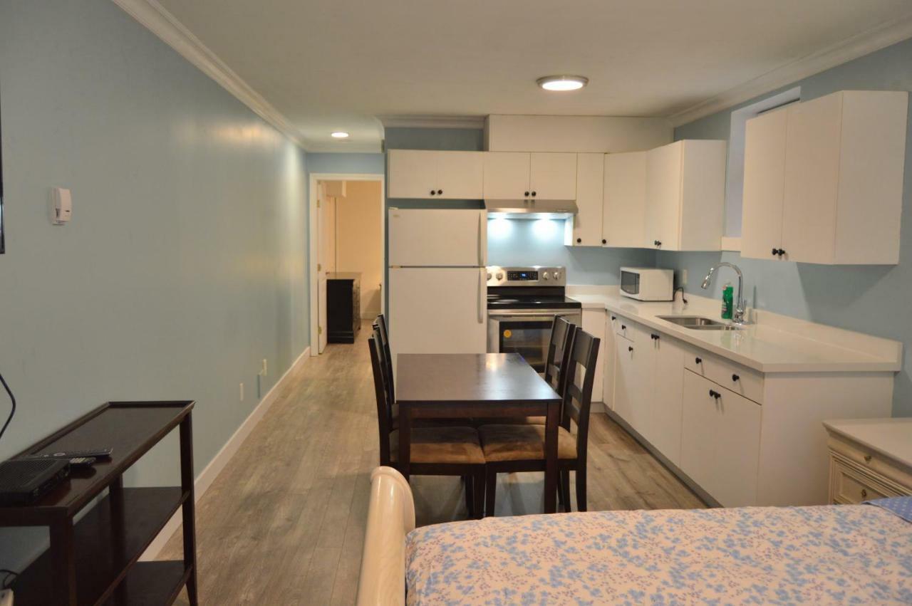 Jane'S Cozy Suite Surrey Ngoại thất bức ảnh